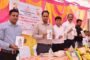 जळगाव जे डी सी सी बँकेचा चा भोंगळ कारभार? व्याज भरण्यास सक्ती करत असल्याने शेतकऱ्यांची तक्रार
