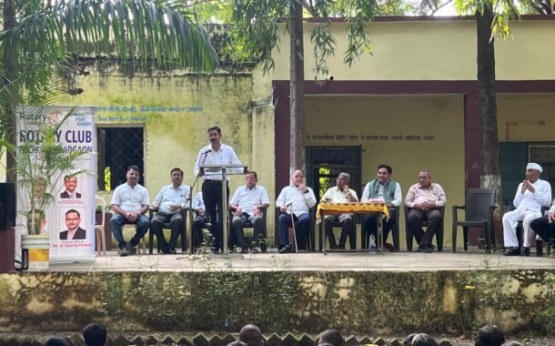 रोटरी क्लब पाचोरा भडगाव तर्फे बालकातील लसीकरण महत्व यावर मार्गदर्शन व दहावीच्या विद्यार्थ्यांना मोफत ऍप वाटप 