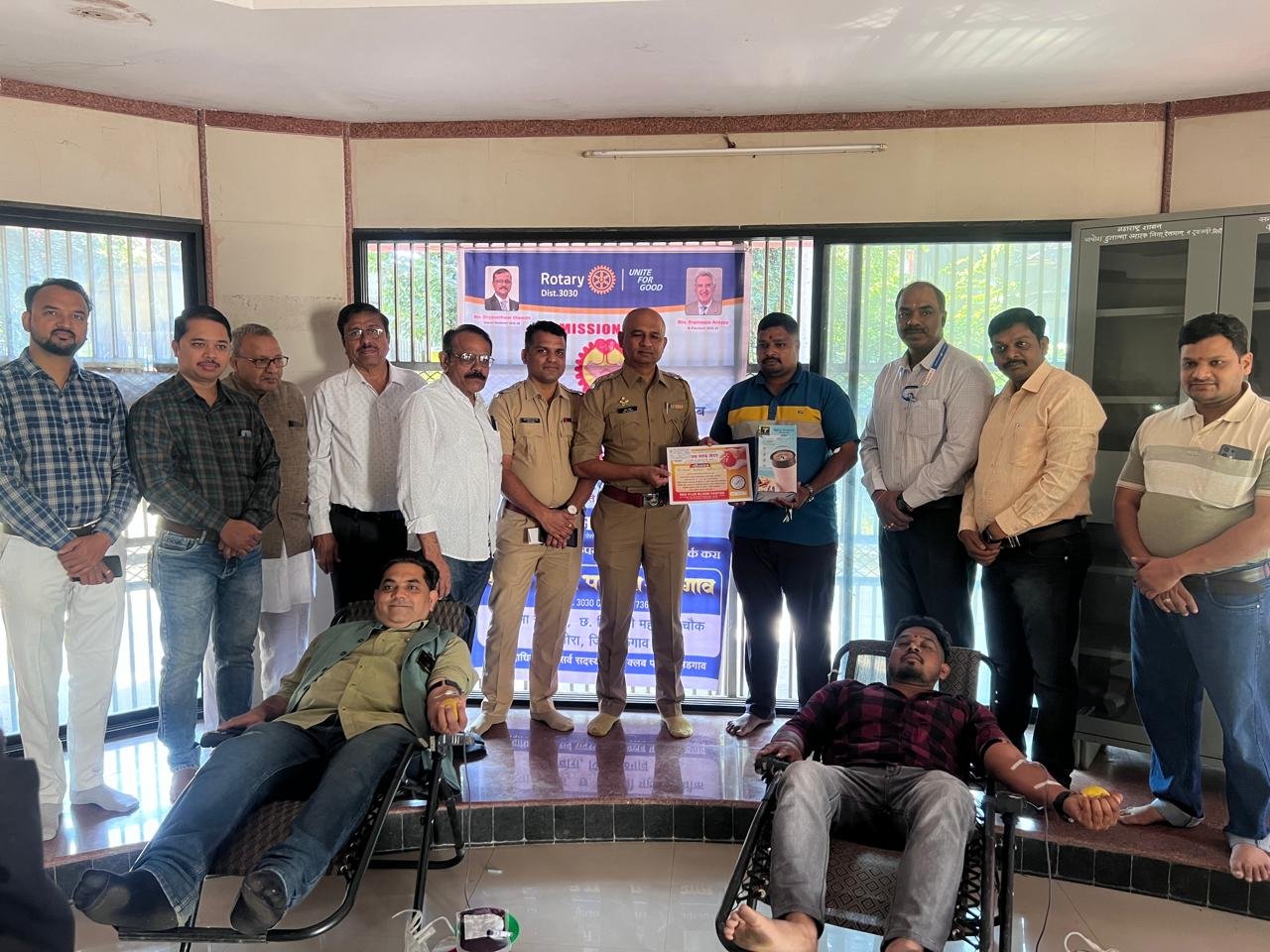रोटरी क्लब पाचोरा-भडगावतर्फे 'महा रक्तदान शिबिर' यशस्वी!
