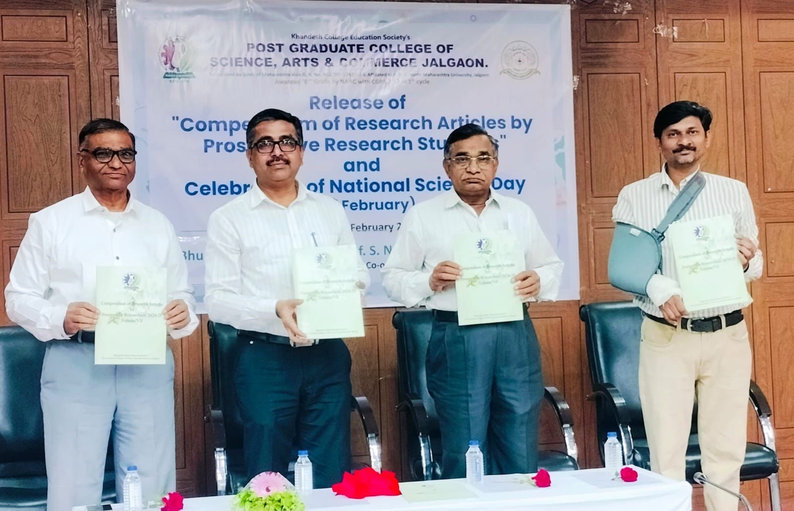 सिद्धिविनायक विद्यालयात भौतिकशास्त्र विभाग, मुळजी जेठा महाविद्यालय आणि मराठी विज्ञान परिषदेच्या वतीन स्कूल रिच आऊट कार्यक्रमाचे आयोजन