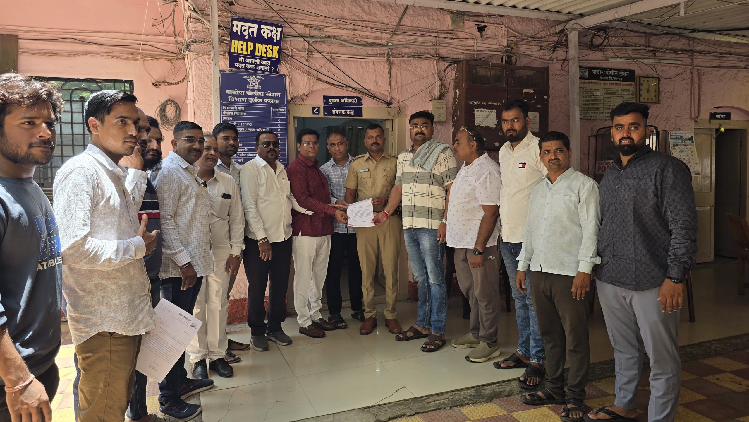 ना. गिरीश महाजन यांच्या ए.आय.द्वारे तयार करण्यात आलेल्या बनावट फोटोच्या माध्यमातून बदनामी करणाऱ्यांवर कठोर कारवाईची मागणी