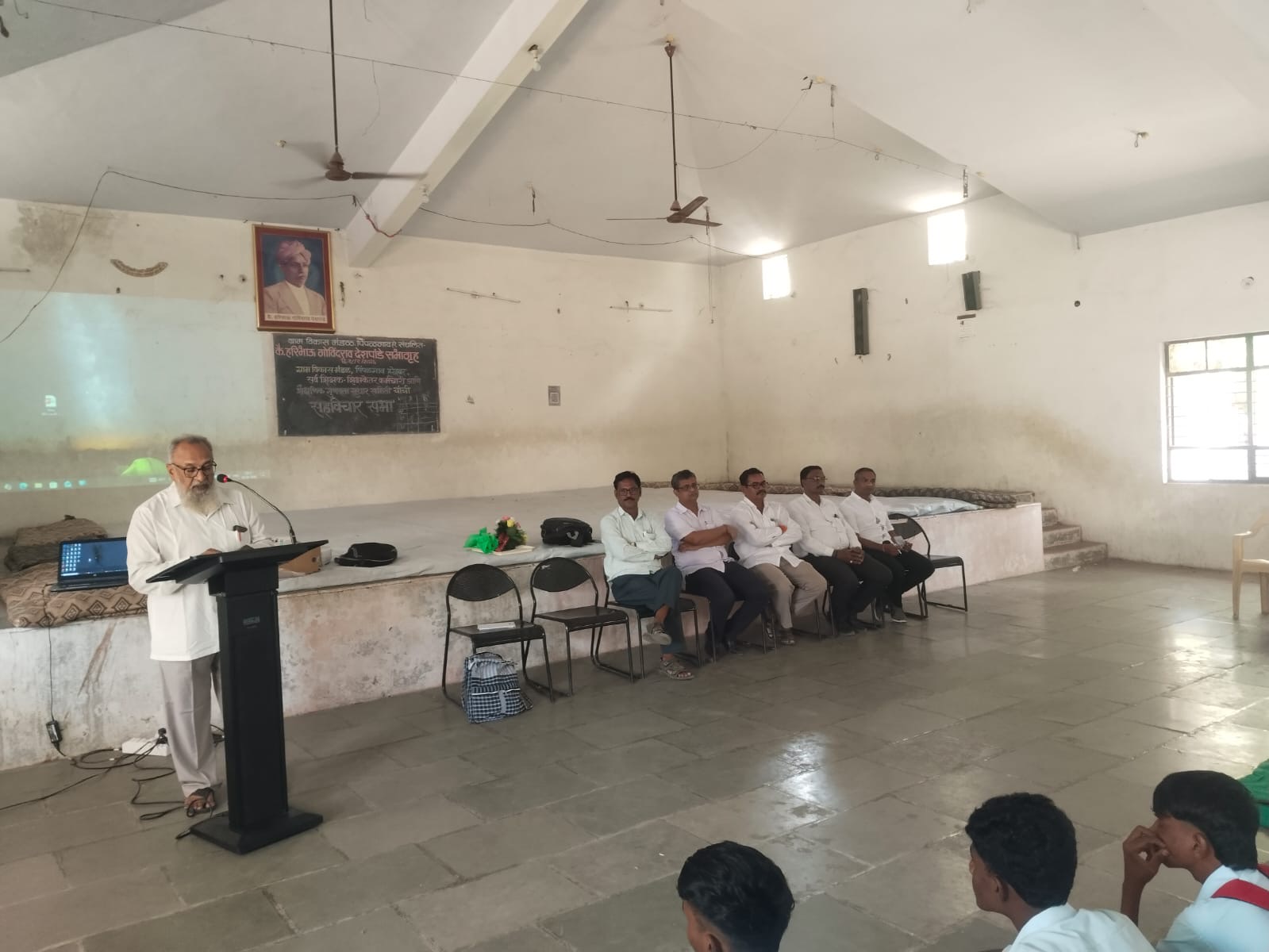 “विद्यार्थ्यांनी आपले करिअर आपणच ठरवा”; शालेय गुणवत्ता सुधार समितीचे आव्हान
